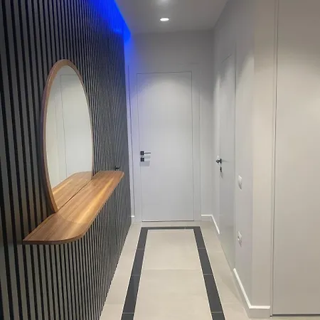 Apartment Apartment *